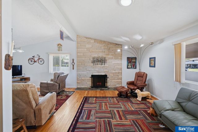 900 N 81 Street, Lincoln, NE 68505