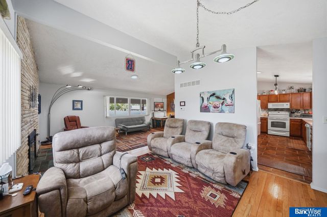 900 N 81 Street, Lincoln, NE 68505