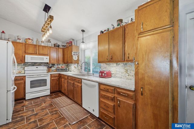 900 N 81 Street, Lincoln, NE 68505