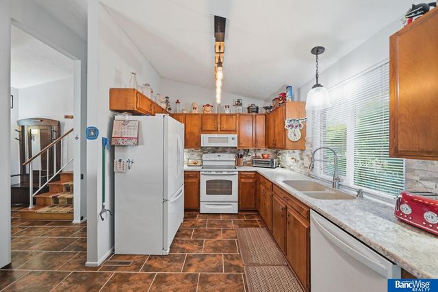 900 N 81 Street, Lincoln, NE 68505
