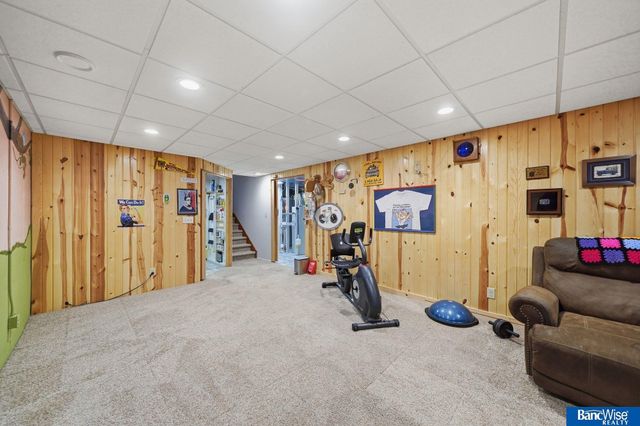 900 N 81 Street, Lincoln, NE 68505