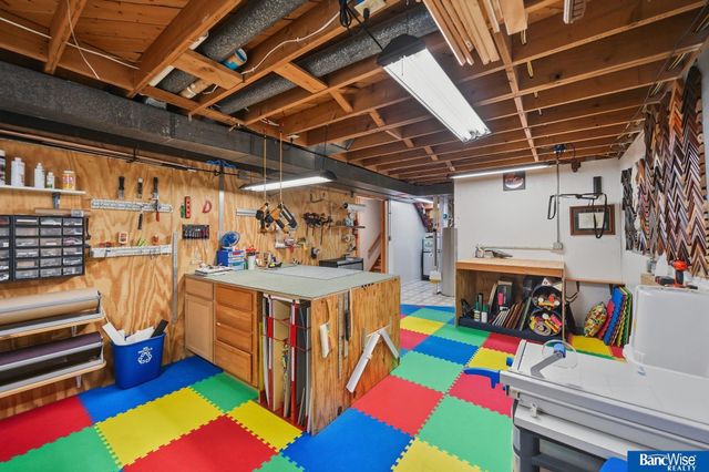900 N 81 Street, Lincoln, NE 68505
