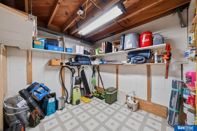 900 N 81 Street, Lincoln, NE 68505