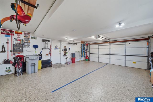 900 N 81 Street, Lincoln, NE 68505