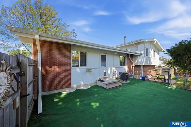 900 N 81 Street, Lincoln, NE 68505