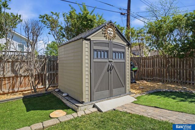 900 N 81 Street, Lincoln, NE 68505