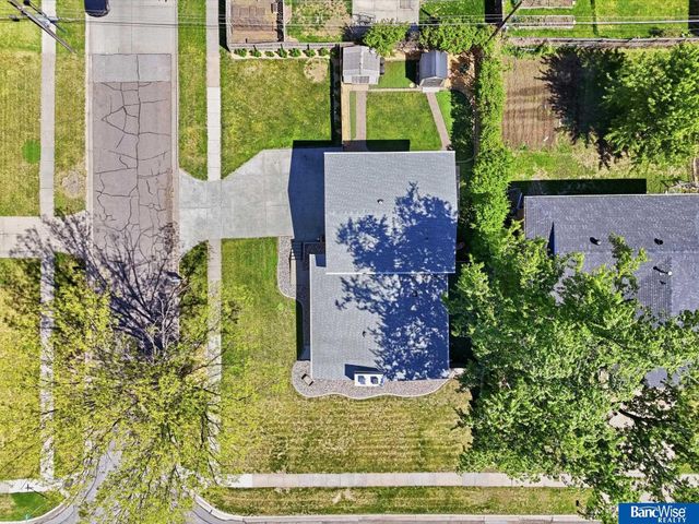 900 N 81 Street, Lincoln, NE 68505
