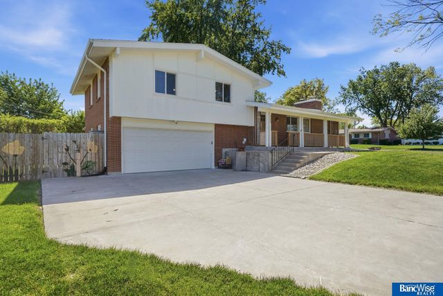 900 N 81 Street, Lincoln, NE 68505