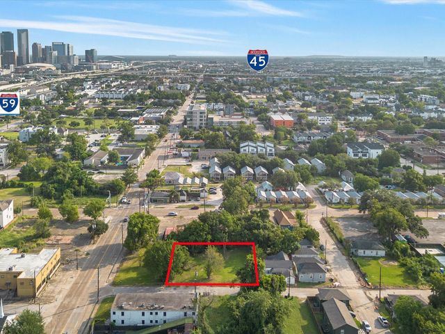 2405 Berry Street, Hockley, TX 77004
