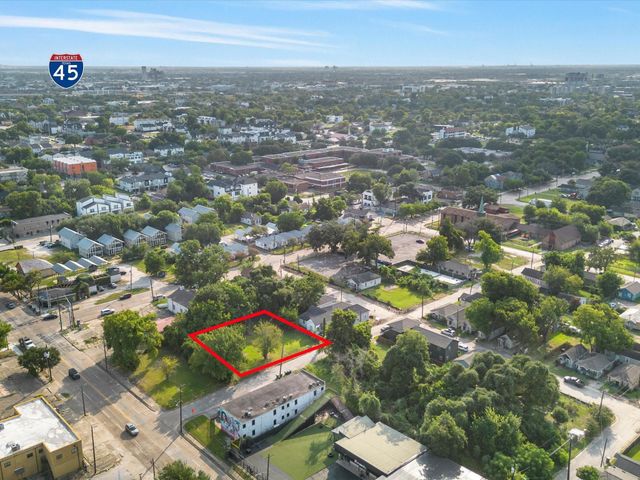 2405 Berry Street, Hockley, TX 77004