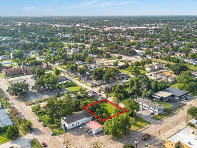 2405 Berry Street, Hockley, TX 77004