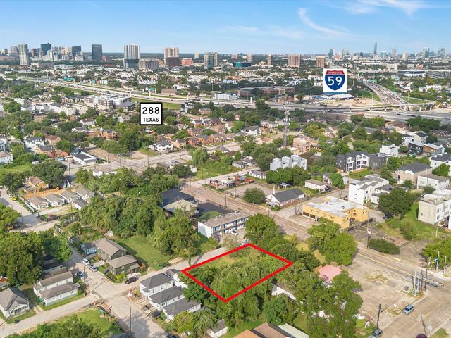 2405 Berry Street, Hockley, TX 77004