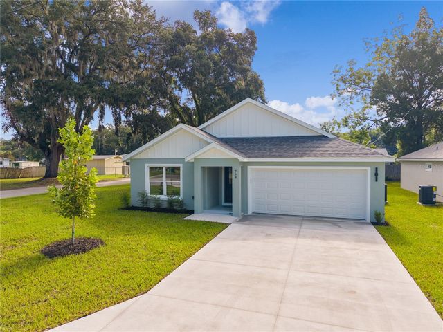 110 SEQUOIA TRAIL, Ocklawaha, FL 32179
