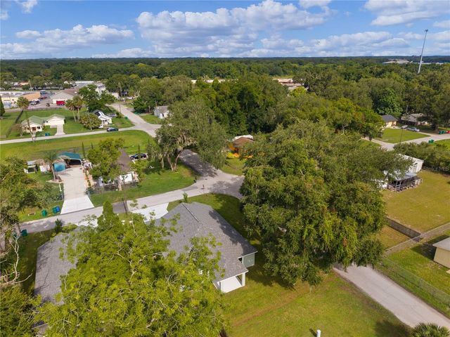 110 SEQUOIA TRAIL, Ocklawaha, FL 32179