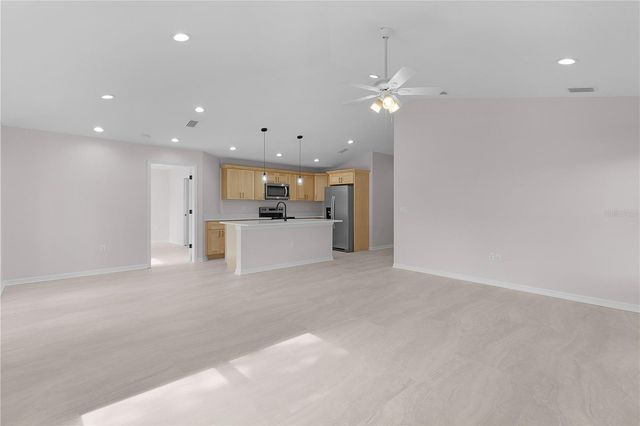 110 SEQUOIA TRAIL, Ocklawaha, FL 32179