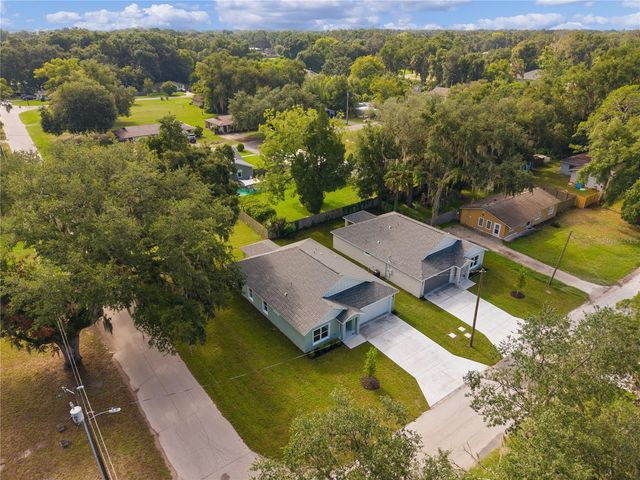 110 SEQUOIA TRAIL, Ocklawaha, FL 32179