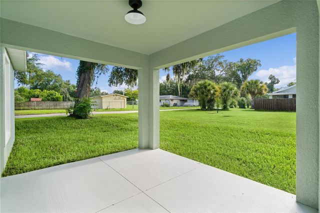 110 SEQUOIA TRAIL, Ocklawaha, FL 32179