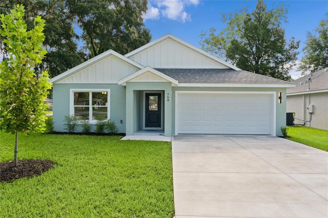 110 SEQUOIA TRAIL, Ocklawaha, FL 32179