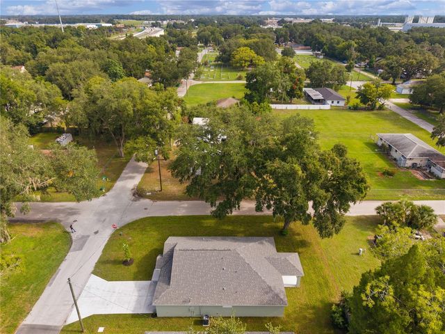 110 SEQUOIA TRAIL, Ocklawaha, FL 32179