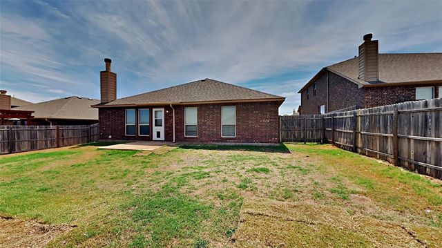 11305 NW 94th Street, Yukon, OK 73099