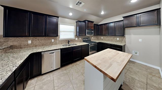 11305 NW 94th Street, Yukon, OK 73099