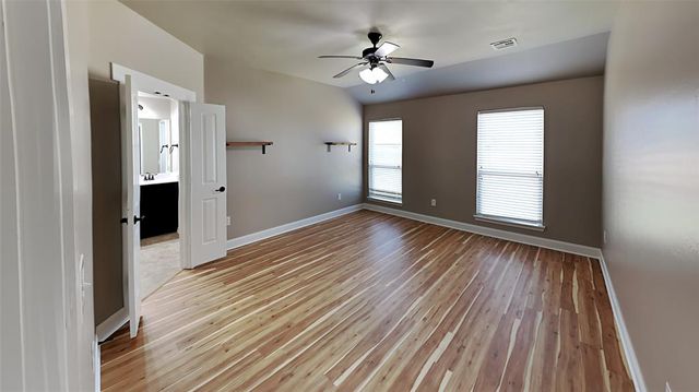 11305 NW 94th Street, Yukon, OK 73099