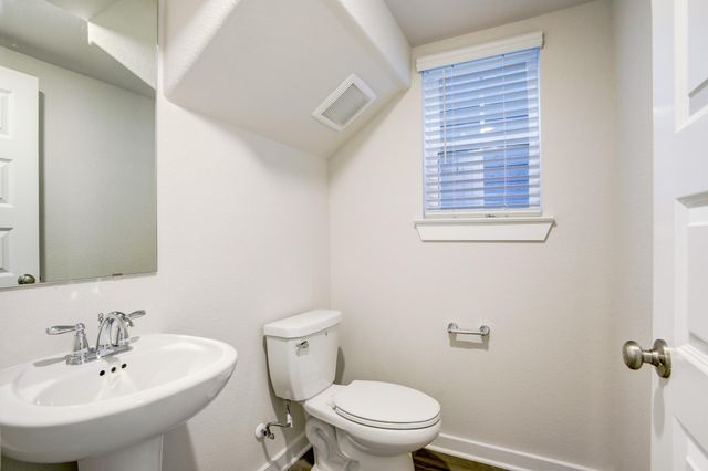 629 Seabreeze Drive, Kemah, TX 77565