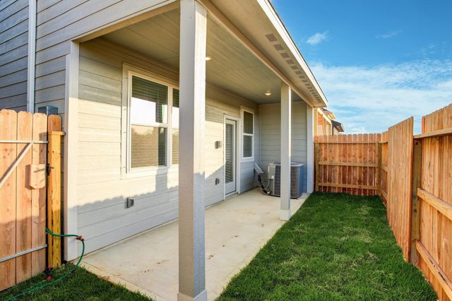 629 Seabreeze Drive, Kemah, TX 77565