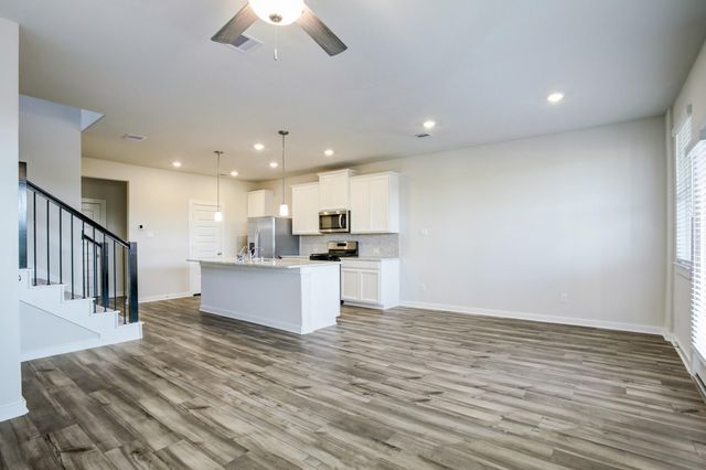 629 Seabreeze Drive, Kemah, TX 77565