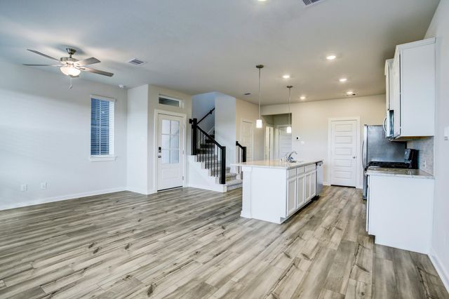 629 Seabreeze Drive, Kemah, TX 77565