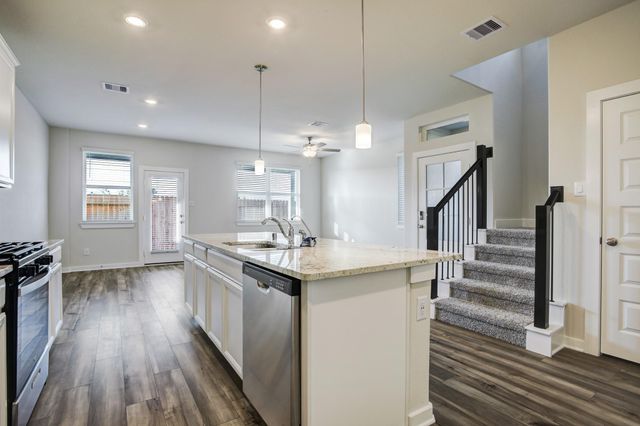 629 Seabreeze Drive, Kemah, TX 77565