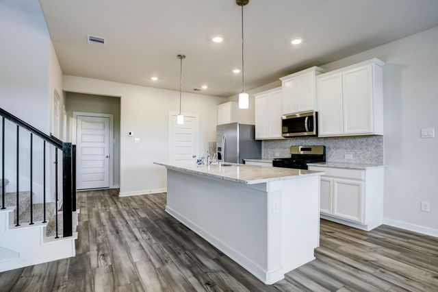 629 Seabreeze Drive, Kemah, TX 77565