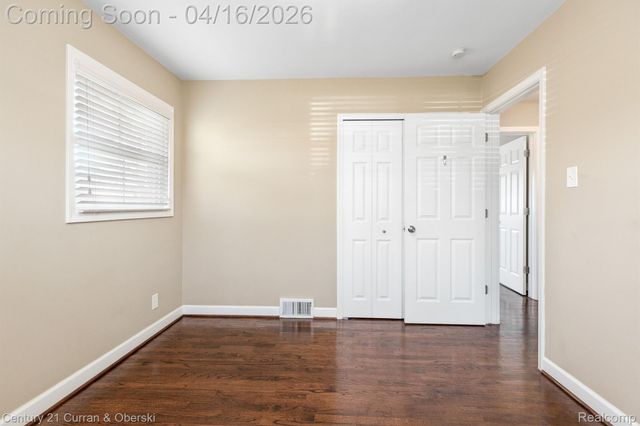 16925 MADOLINE Street, Beverly Hills Village, MI 48025