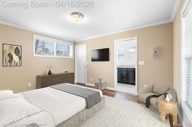 16925 MADOLINE Street, Beverly Hills Village, MI 48025