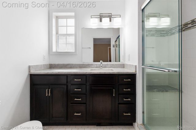 16925 MADOLINE Street, Beverly Hills Village, MI 48025