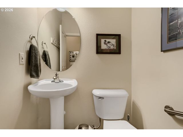 1390 Ne PARK Ln, Fairview, OR 97024