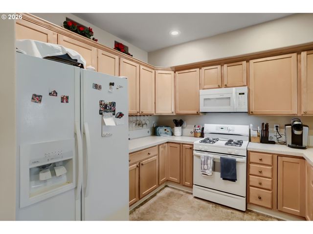 1390 Ne PARK Ln, Fairview, OR 97024