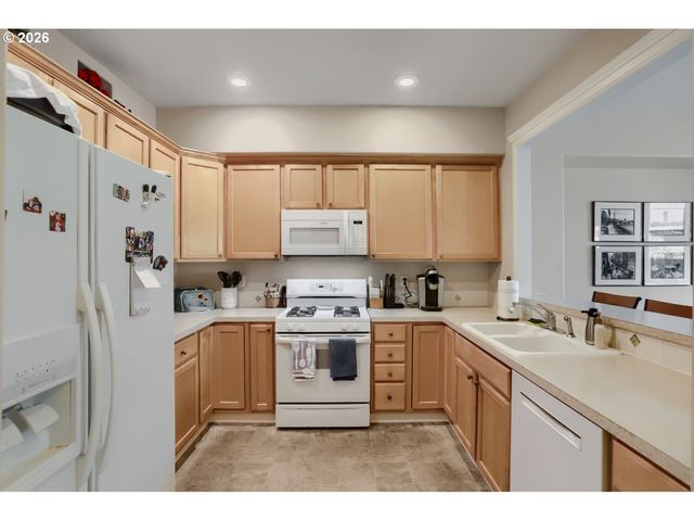 1390 Ne PARK Ln, Fairview, OR 97024