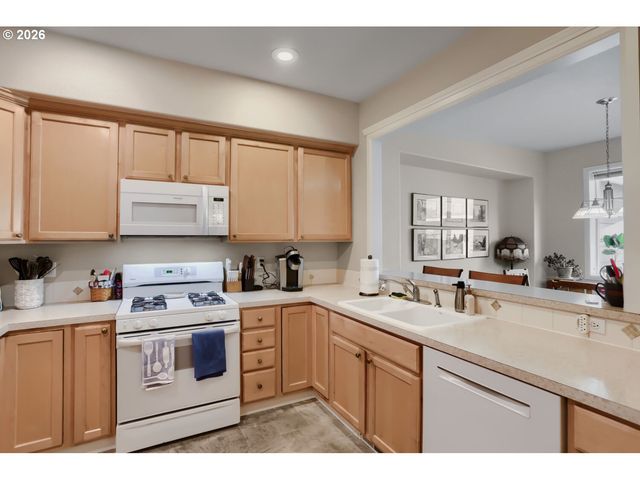 1390 Ne PARK Ln, Fairview, OR 97024