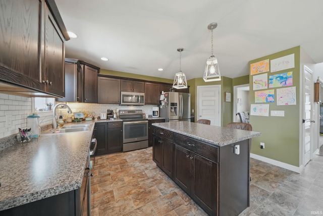 7673 Crosswood Court, New Haven, IN 46774