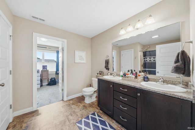 7673 Crosswood Court, New Haven, IN 46774