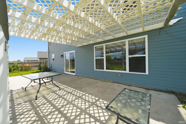 7673 Crosswood Court, New Haven, IN 46774