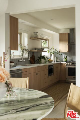 3297 Granville Avenue, Los Angeles, CA 90066