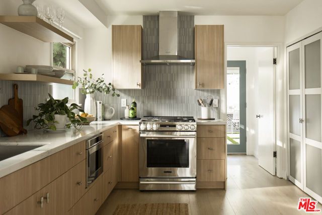 3297 Granville Avenue, Los Angeles, CA 90066