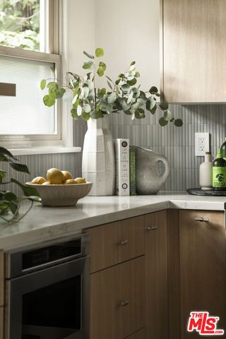 3297 Granville Avenue, Los Angeles, CA 90066