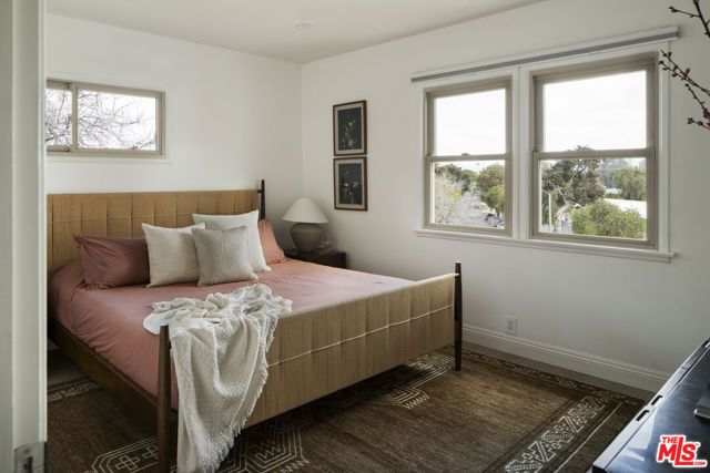 3297 Granville Avenue, Los Angeles, CA 90066