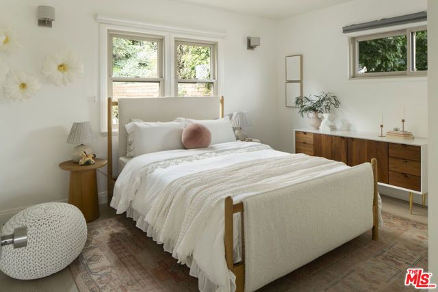 3297 Granville Avenue, Los Angeles, CA 90066