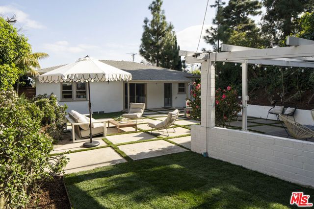 3297 Granville Avenue, Los Angeles, CA 90066