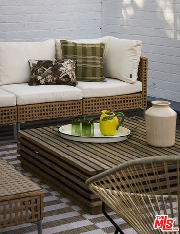 3297 Granville Avenue, Los Angeles, CA 90066