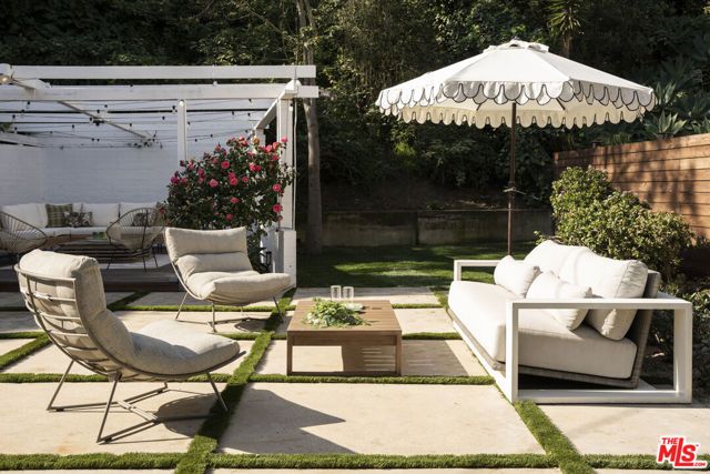 3297 Granville Avenue, Los Angeles, CA 90066